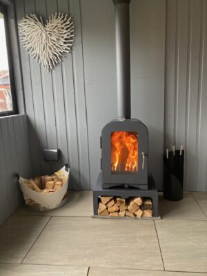 Stove installed in a summerhouse