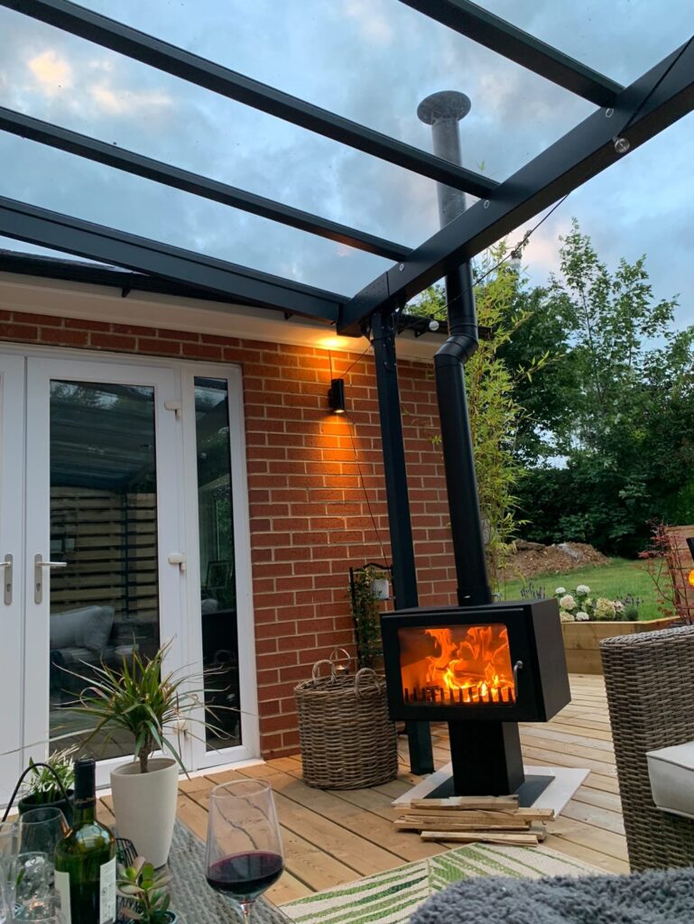 outdoor-fire-in-pergola